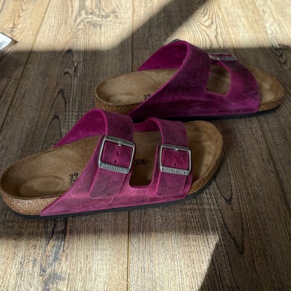 Birkenstock Arizona BS Oiled Leather in Color
Festival Fuchsia EU 39 NWT Sample - Picture 10 of 16